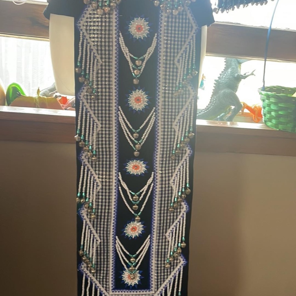 Traditional Hmong Clothing [Sev, Hat & Top Included] NO SKIRT is INCLUDED - Picture 10 of 12